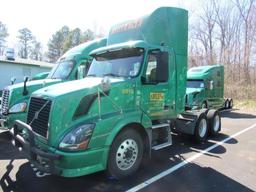 2011 VOLVO VNL64T T/A DAY CAB ROAD TRACTOR (UNIT #2013)