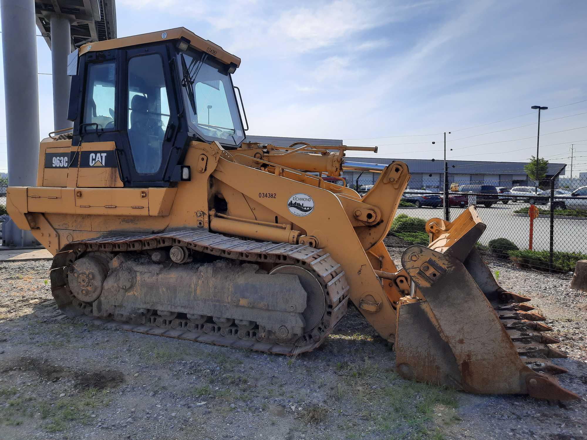 2011 CAT 963C Crawler Loader w/4-in-1 Bucket