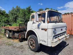 1986 Ford F700 16' Stake Body Flat Bed Truck (INOPERABLE) (PARTS ONLY - NO TITLE)