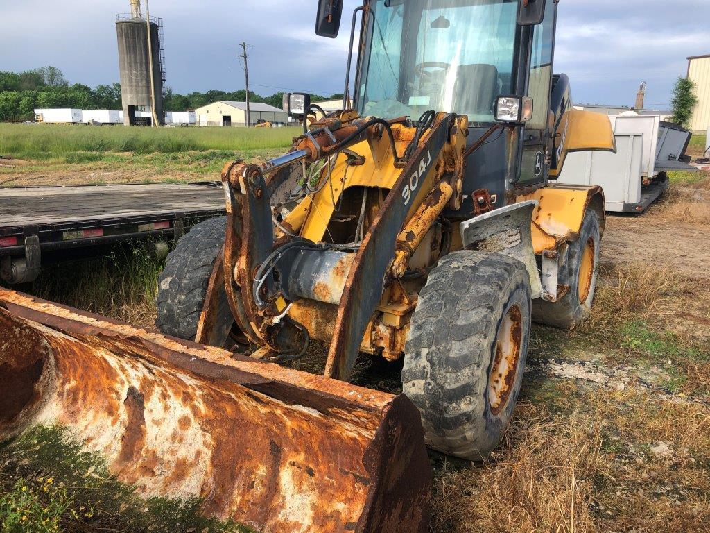 JOHN DEERE 304J WHEEL LOADER (INOPERABLE)