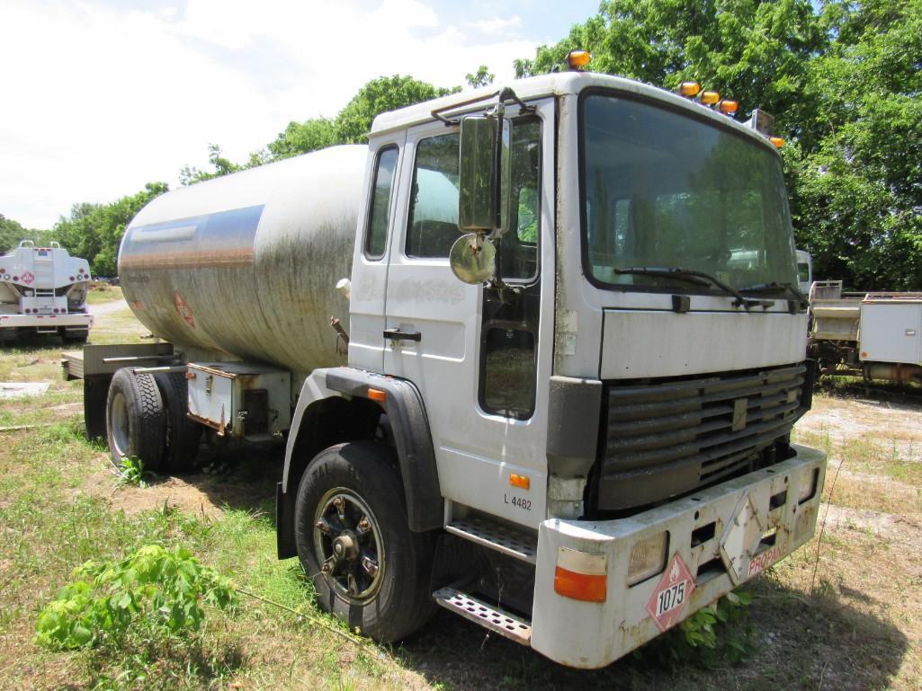 1993 Volvo FE42 Bobtail (Unit # L4482)