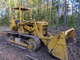 International 150 Crawler Loader