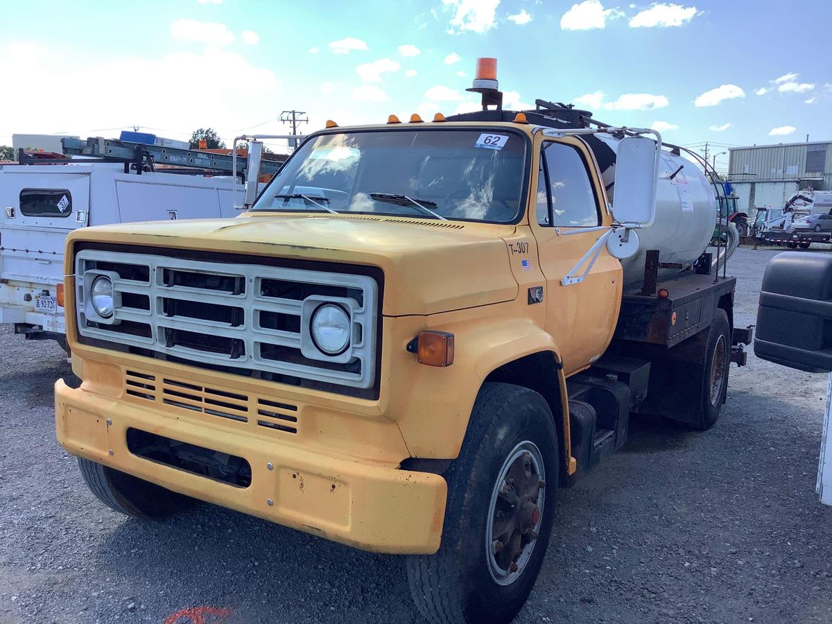 1990 GMC 7000 Series Asphalt Distribution Truck