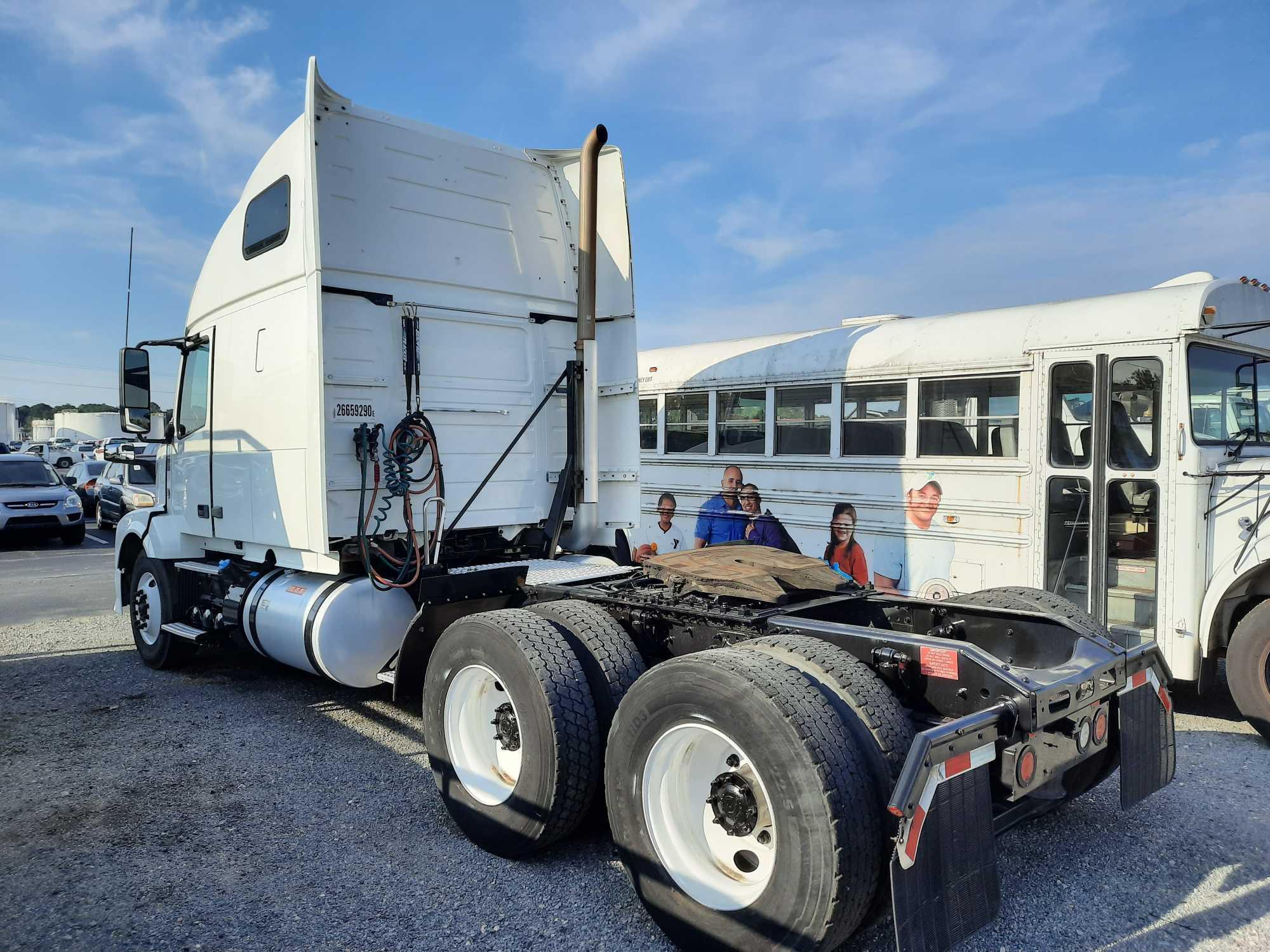 2013 Volvo Road Tractor