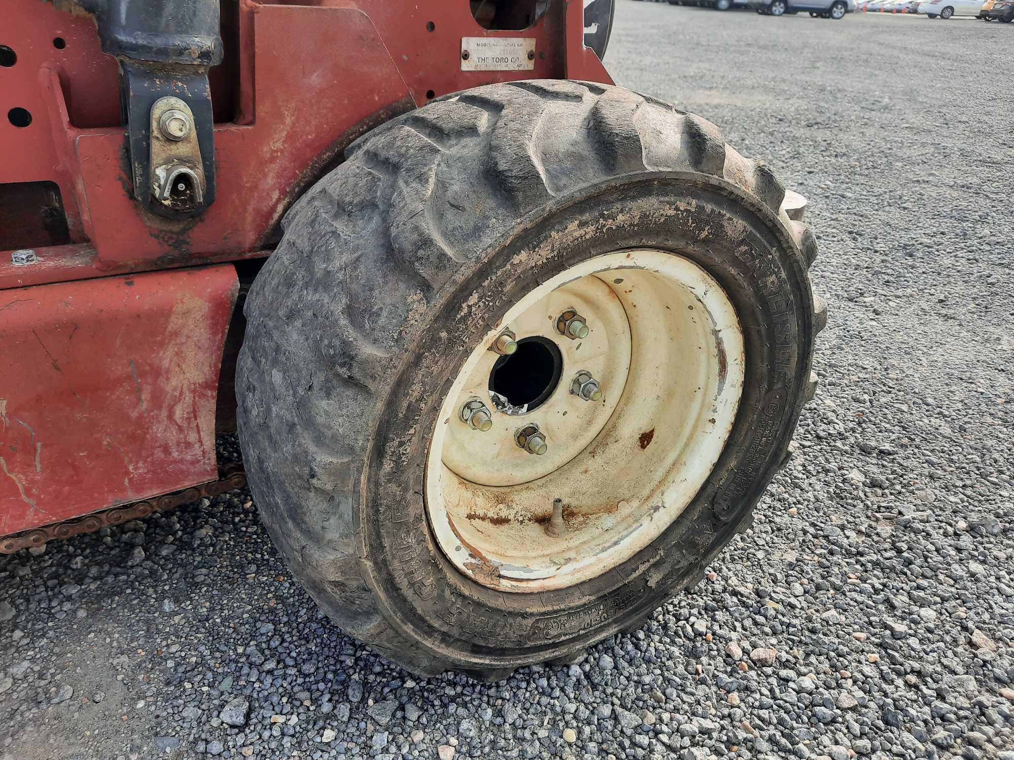 2001 Toro 223 Mini Skid-Steer