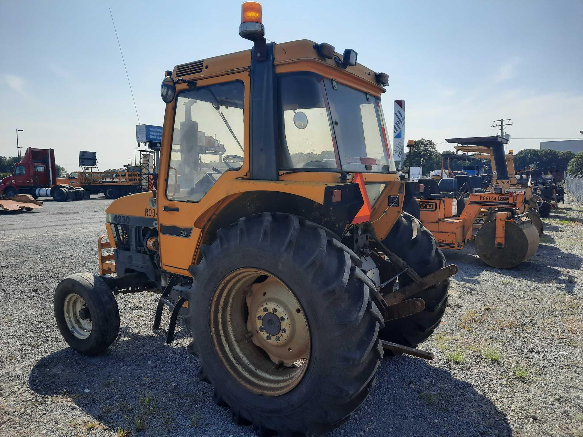 1996 CASE TRACTOR MOWER - CAB - RH CUT (VDOT UNIT #R03422)