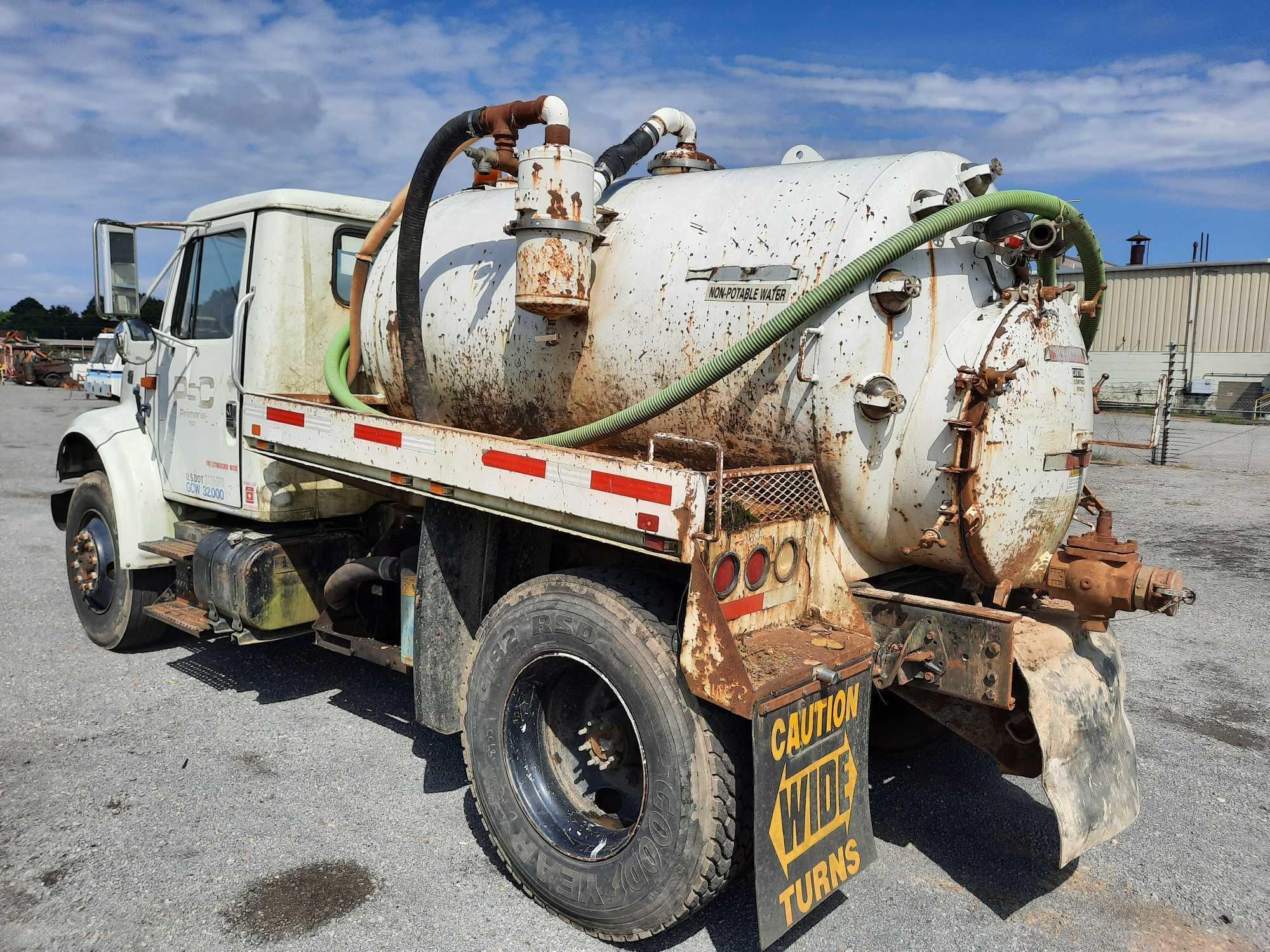 1995 International Tanker Truck