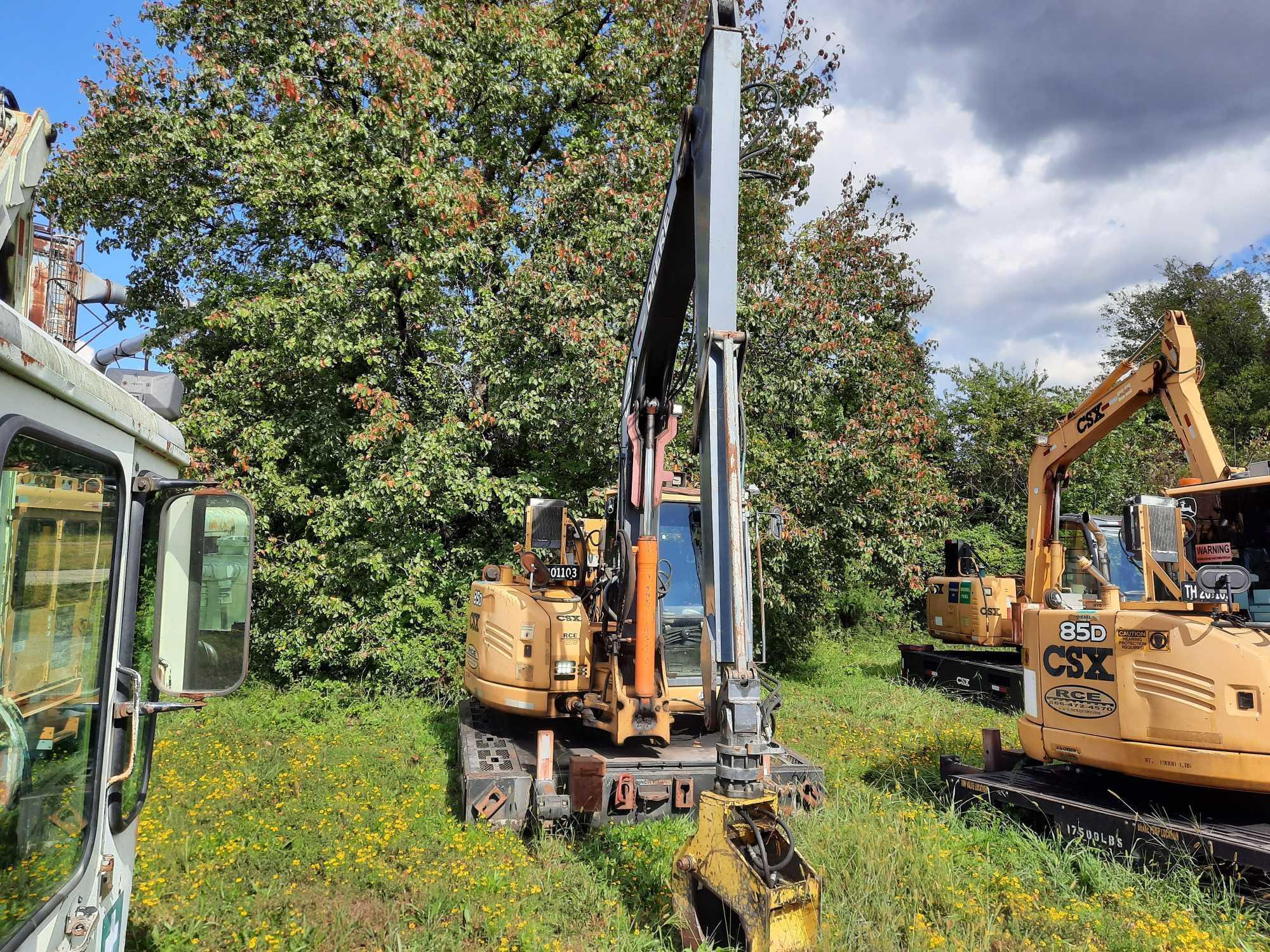 2011 John Deere 85D Excavator W/ Railroad Gear, (CSX UNIT#TH201103)