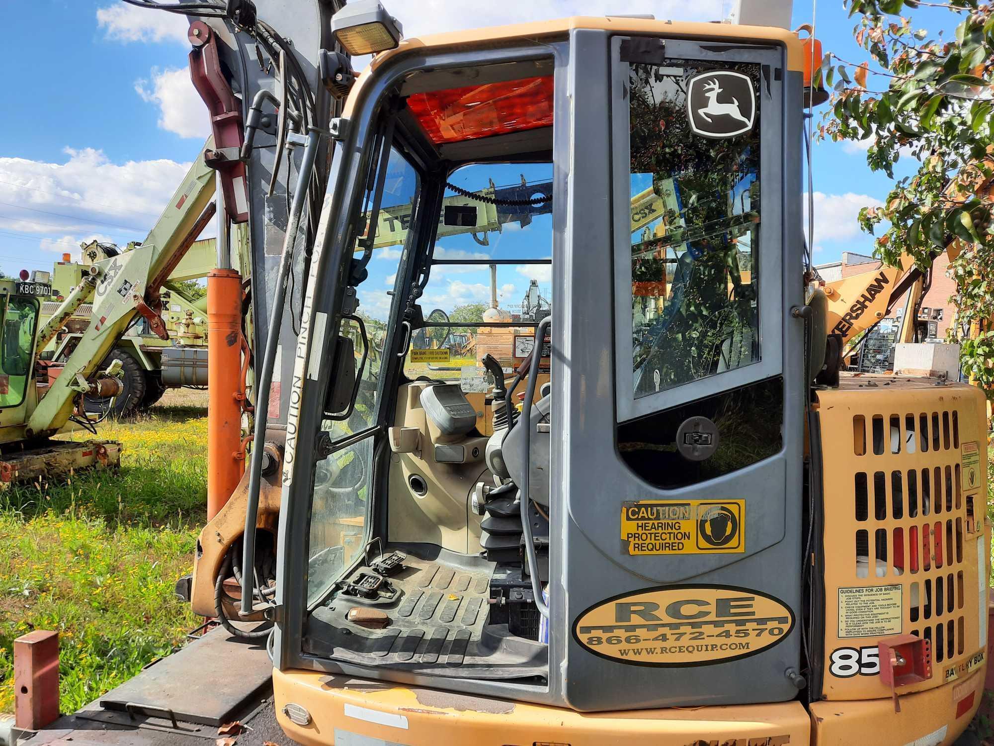 2011 John Deere 85D Excavator W/ Railroad Gear, (CSX UNIT#TH201103)