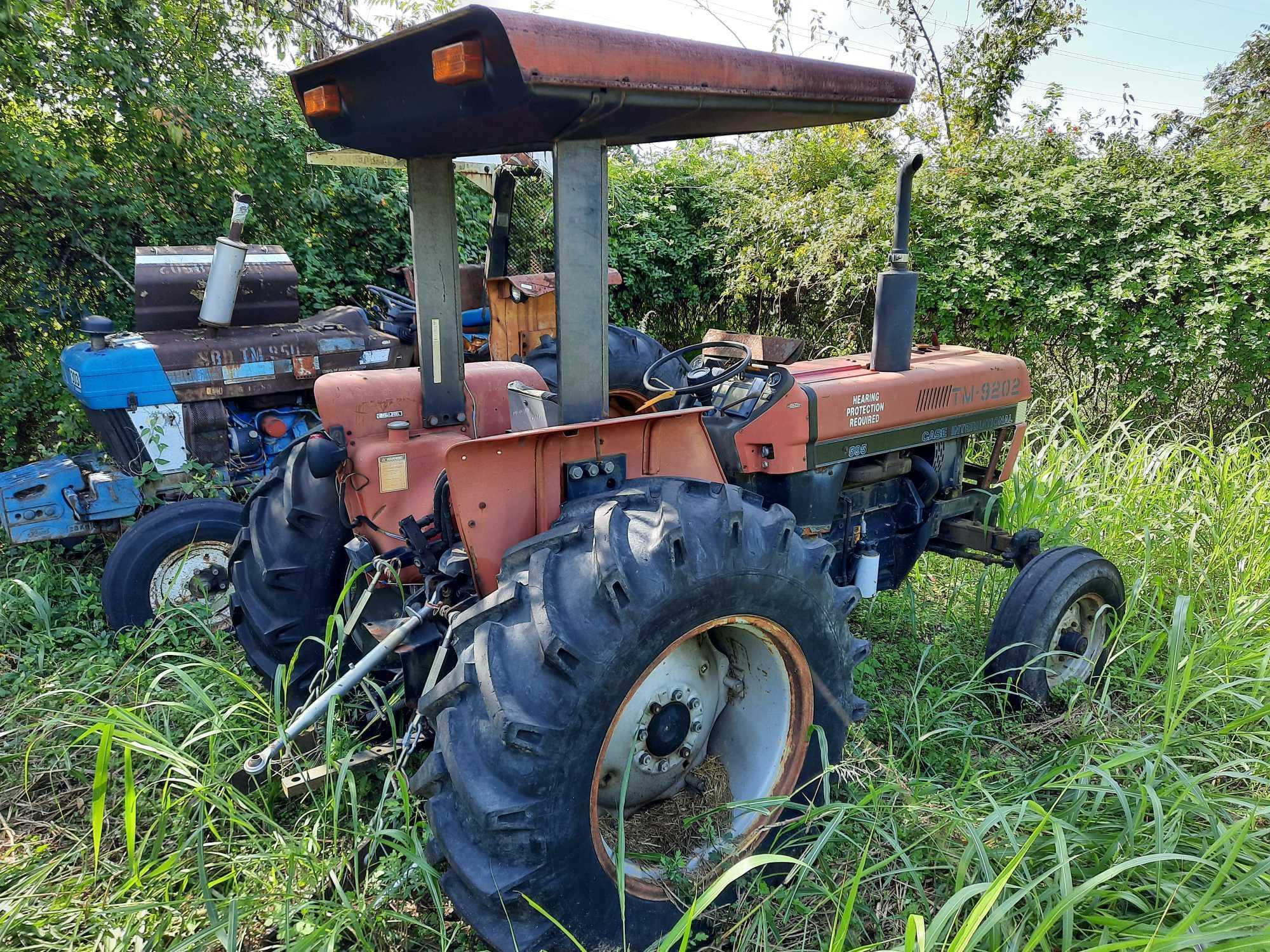 Case International 595 Tractor (Inoperable)