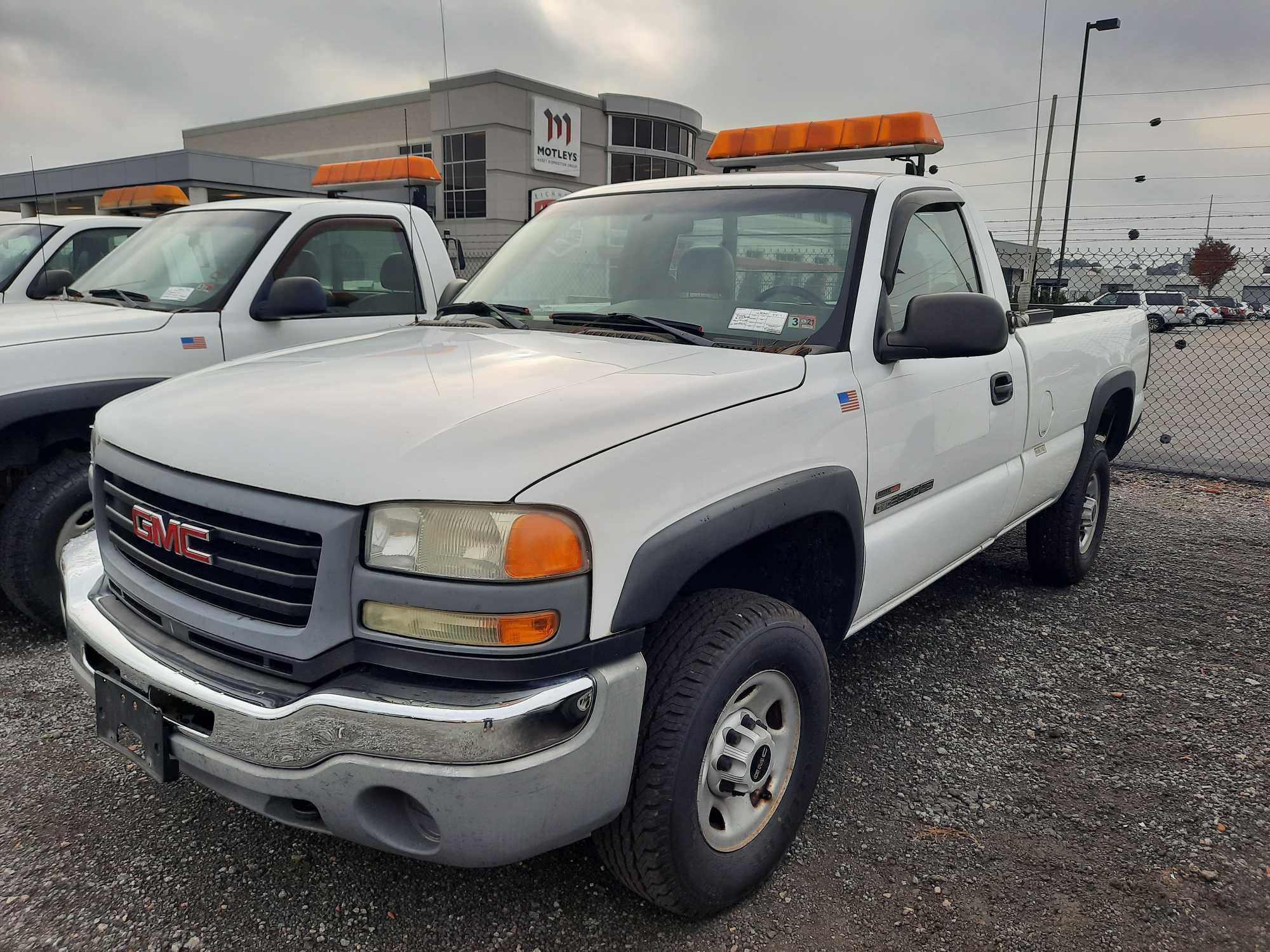 2005 GMC 2500 TRUCK - PICKUP - 3/4 TON - CONSTRUCTION VDOT # R07862