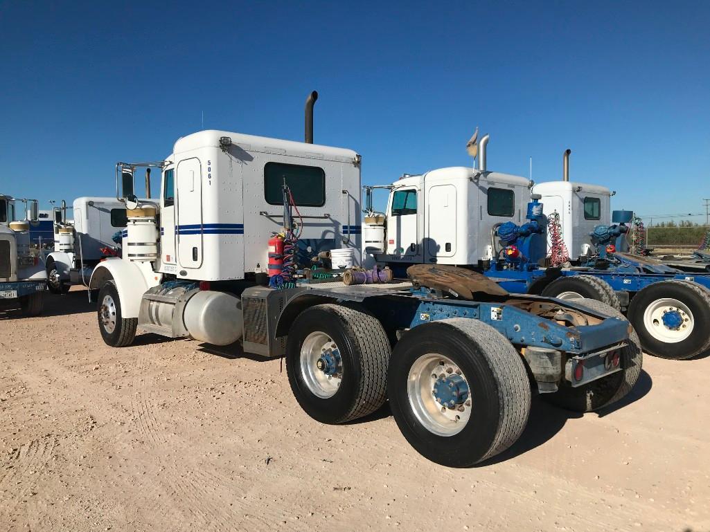 2011...Peterbilt 367 T/A Sleeper Hydraulic Truck Road Tractor (Unit #TRH-881)