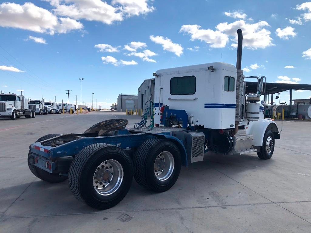 2011...Peterbilt 367 T/A Sleeper Hydraulic Truck Road Tractor (Unit #TRH-883)