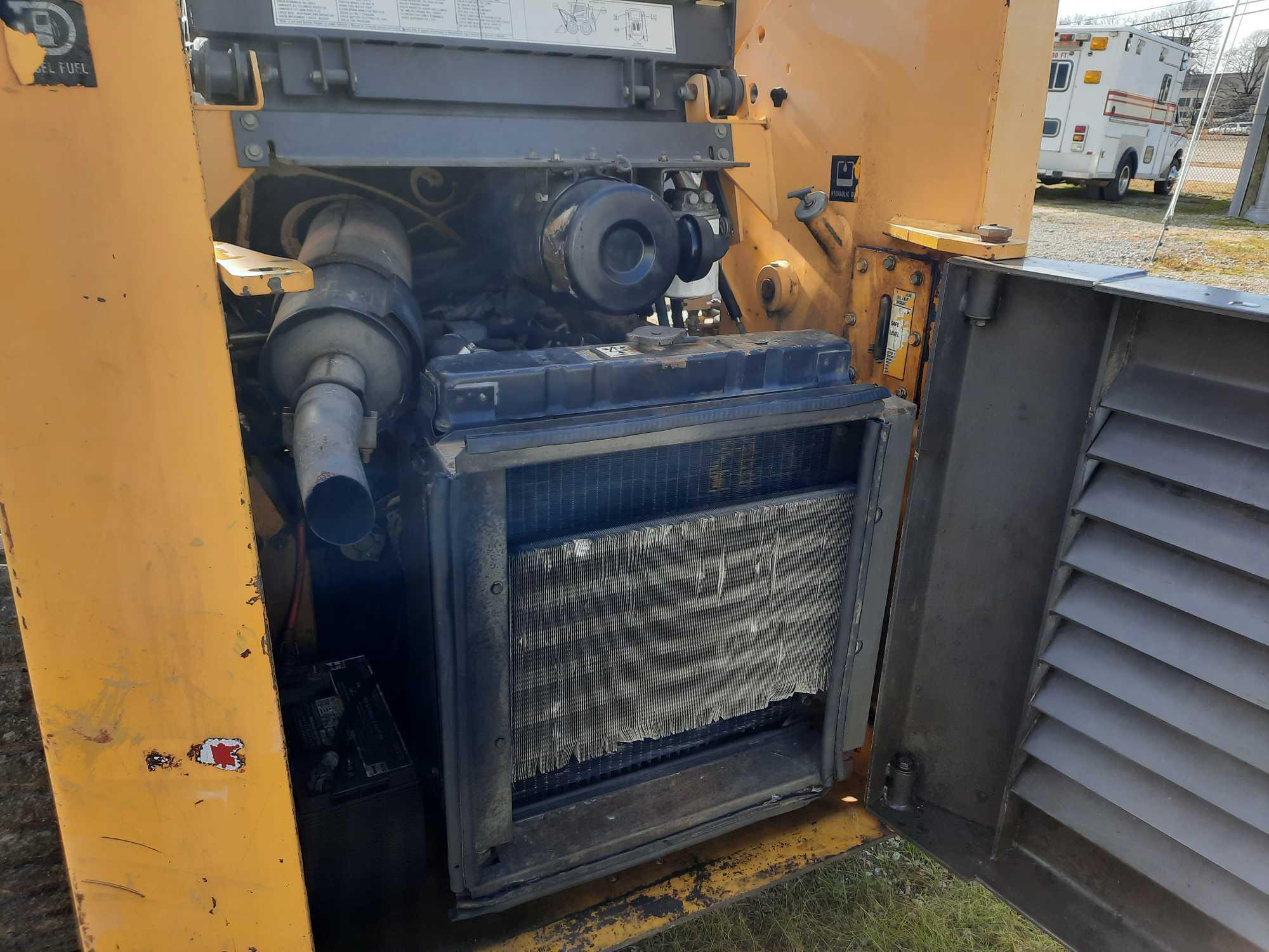 1995 GEHL 5625 SX SKID-STEER WITH ATTACHMENTS