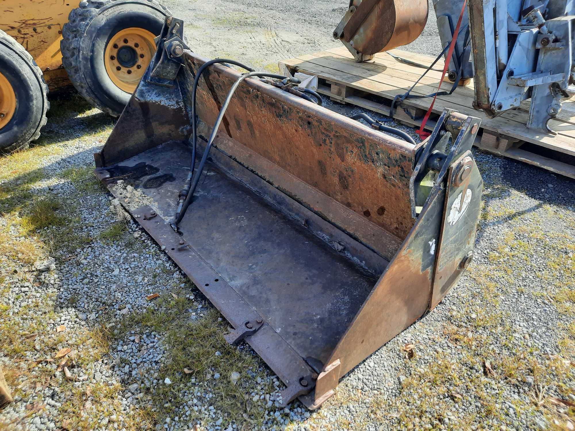 1995 GEHL 5625 SX SKID-STEER WITH ATTACHMENTS