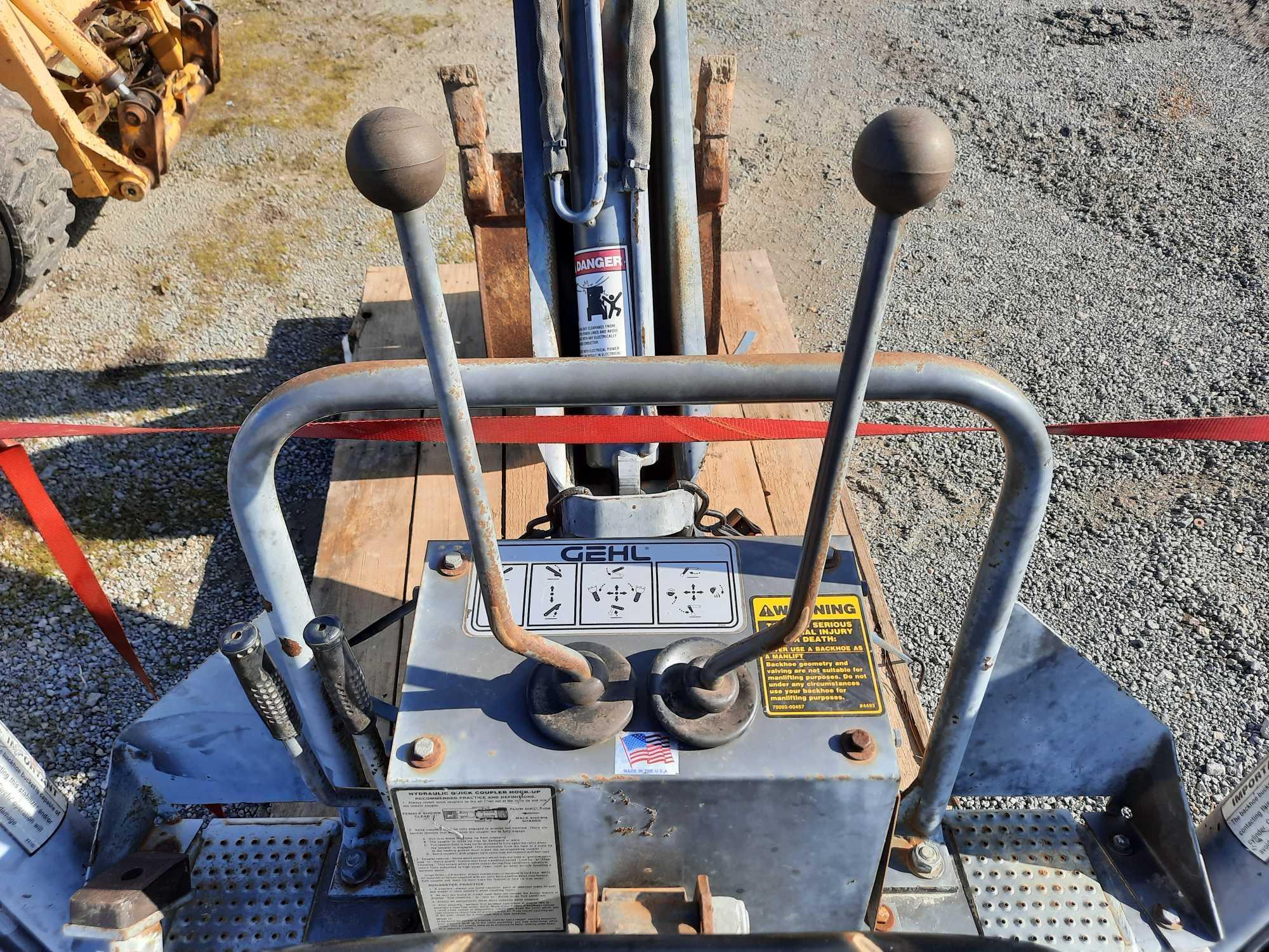 1995 GEHL 5625 SX SKID-STEER WITH ATTACHMENTS