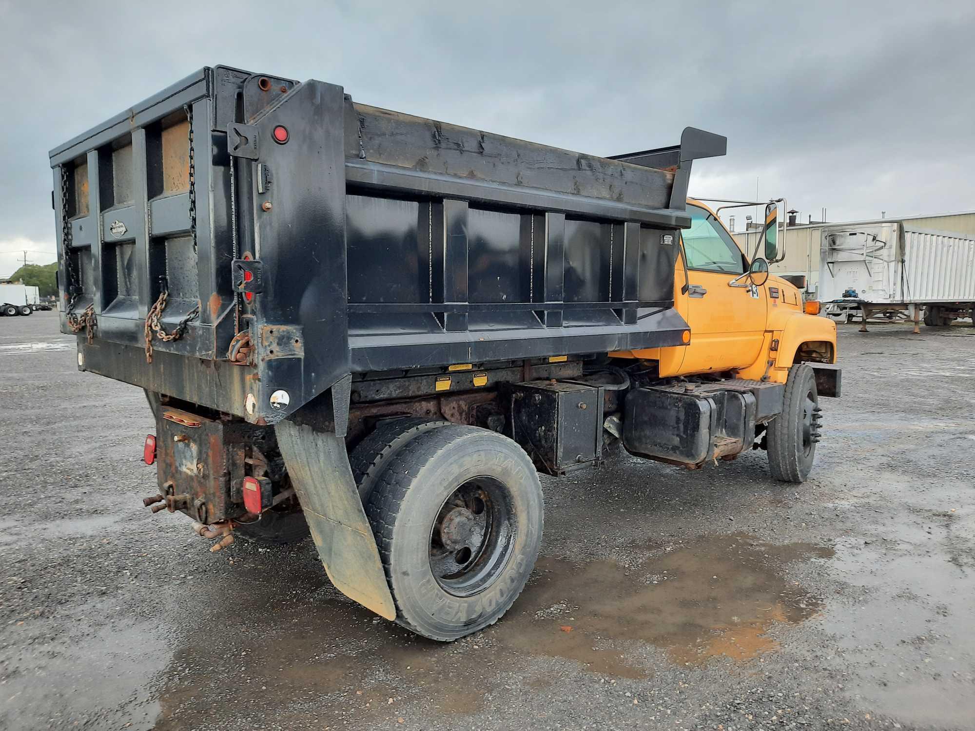 2000 GMC C8500 S/A 10' DUMP TRUCK