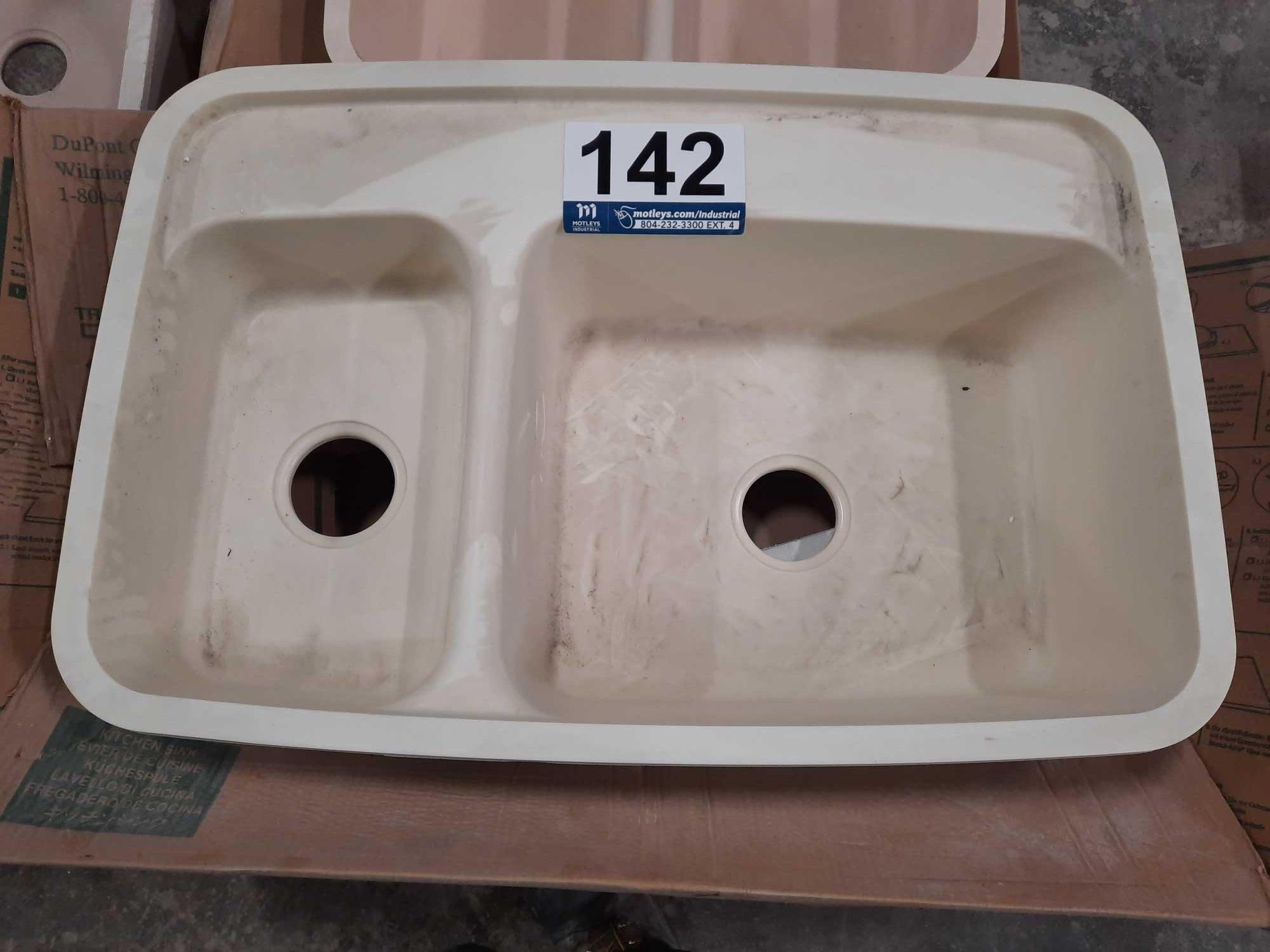 SOLID SURFACE SINKS