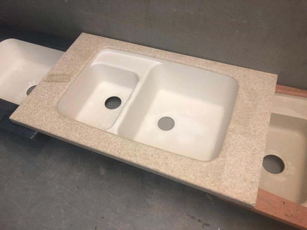 SOLID SURFACE SINK DISPLAY UNITS