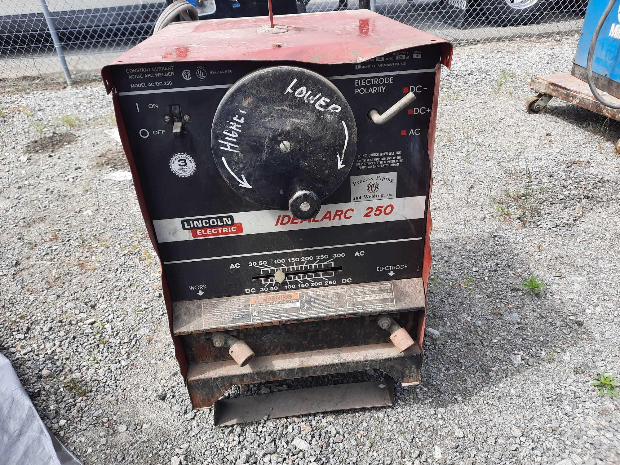 LINCOLN ELECTRIC IDEALARC 250 WELDER