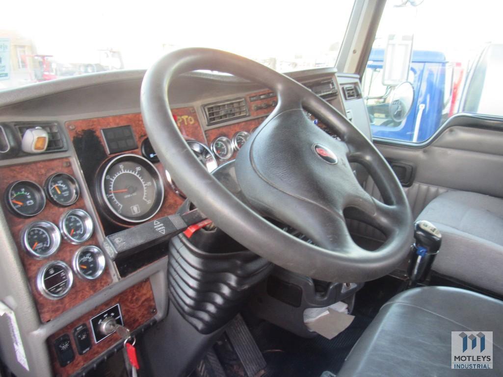 2004 Kenworth T800 Truck, VIN # 1NKDXUTX44J056213