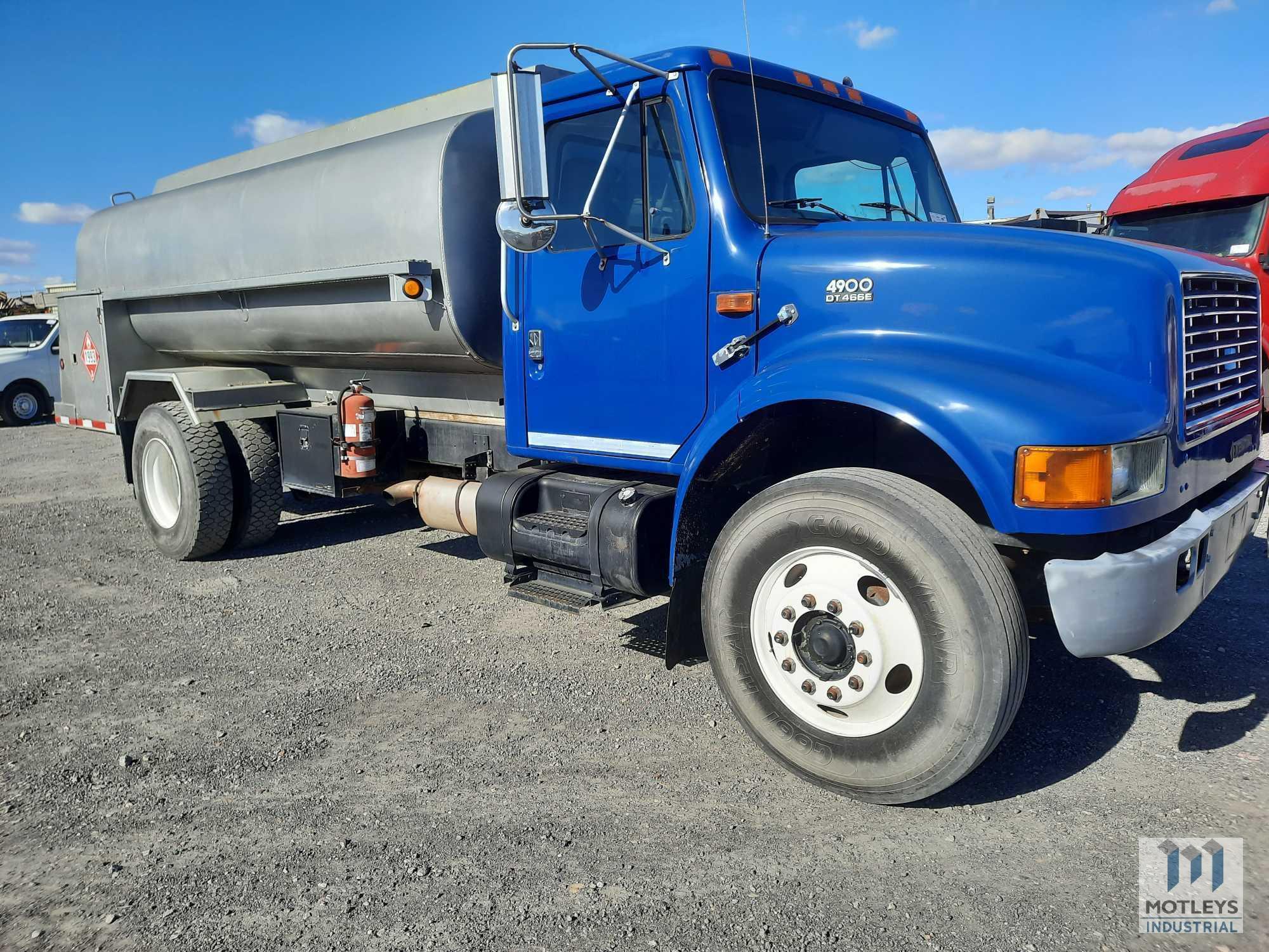 1999 International 4900 Fuel Tank Truck, VIN # 1HTSDAAN1XH659474