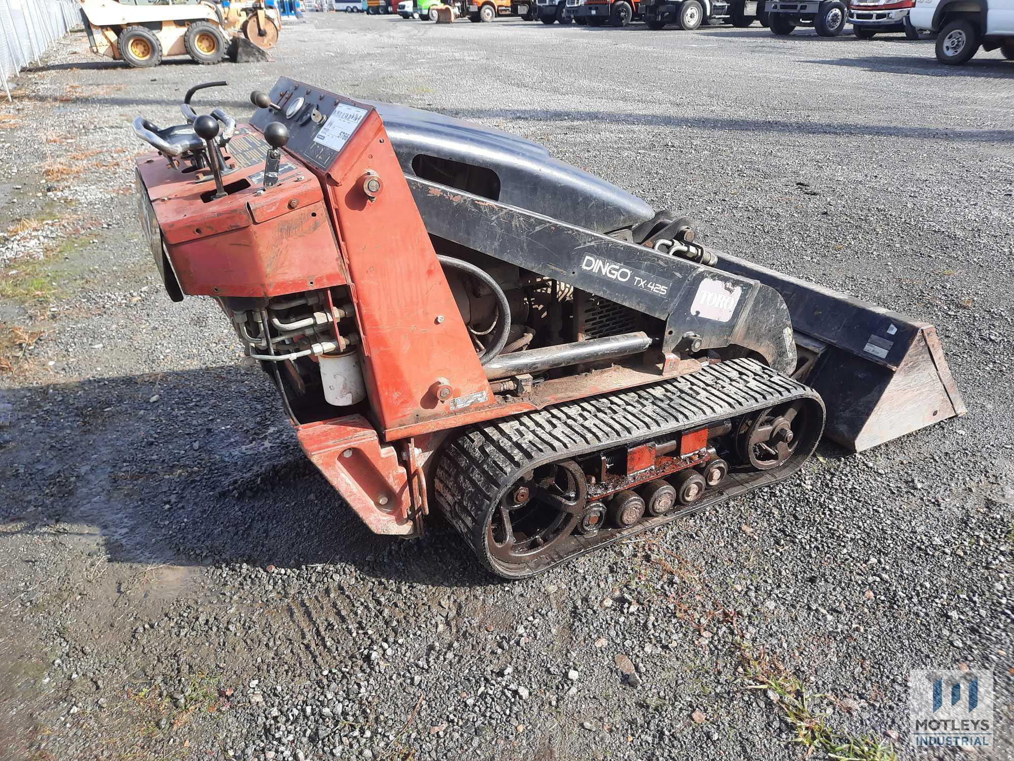 Toro TX 425 Dingo Compact Track Loader