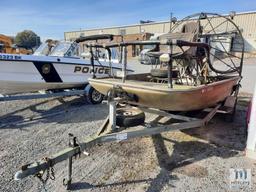 1996 Apache Airboat/ 1996 Apache Boat Trailer