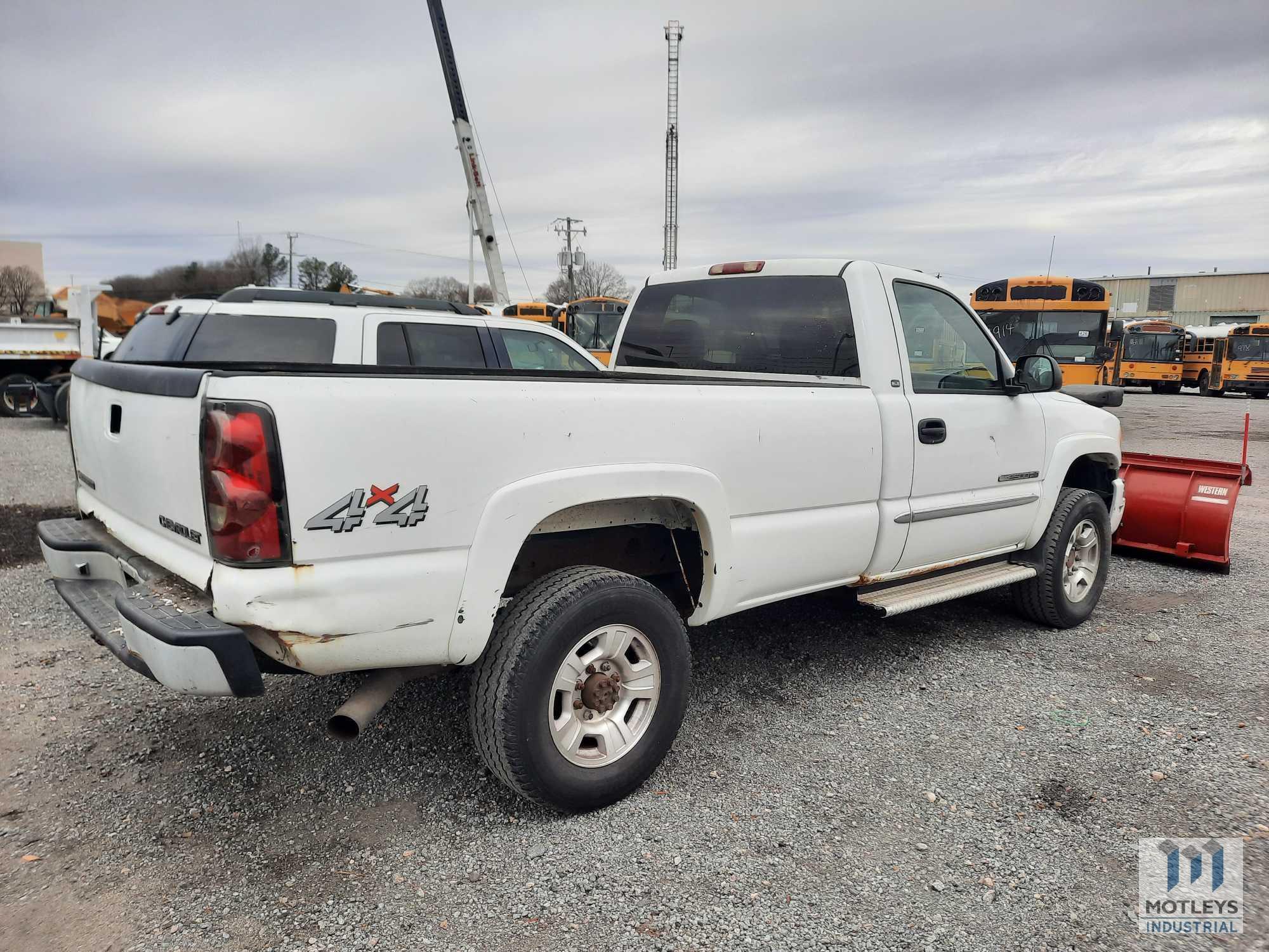 2004 GMC Sierra Pickup Truck, VIN # 1GTHK24U94E152390