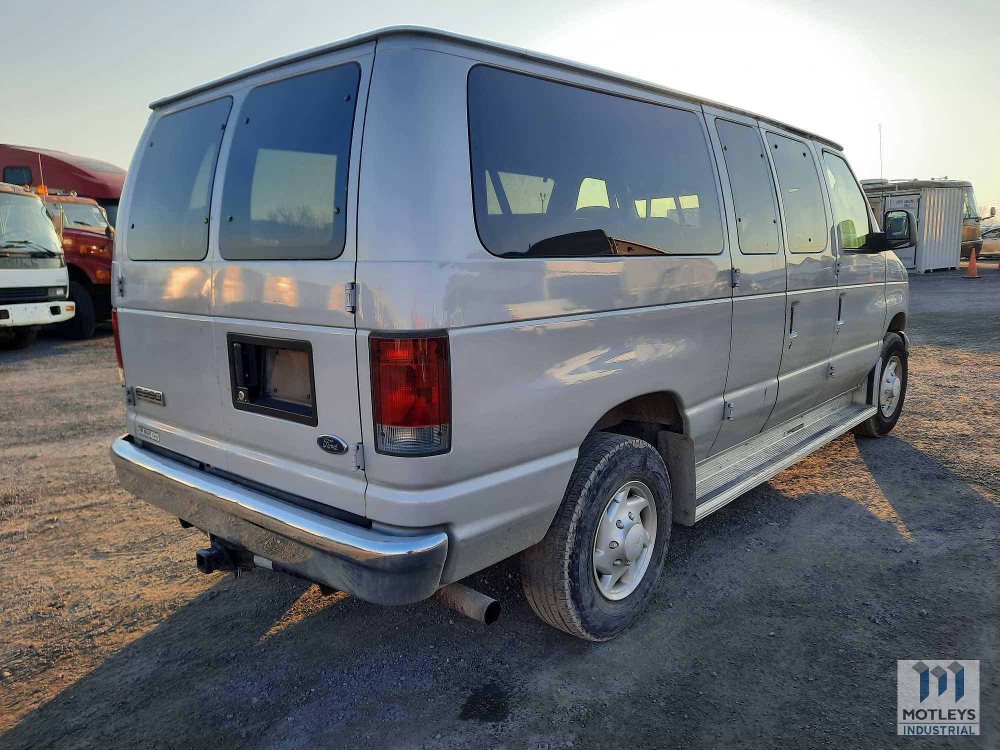 2006 Ford Econoline Wagon Van, VIN # 1FBNE31L86HB41530