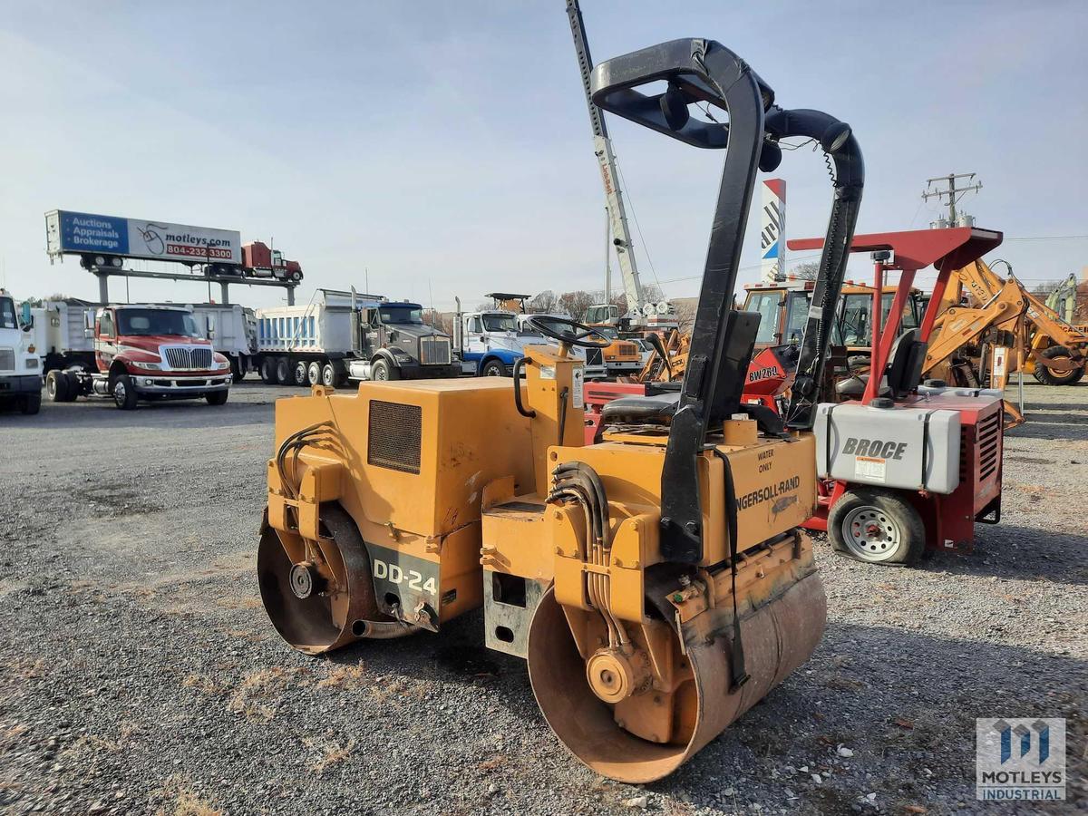 Ingersoll Rand Asphalt Roller