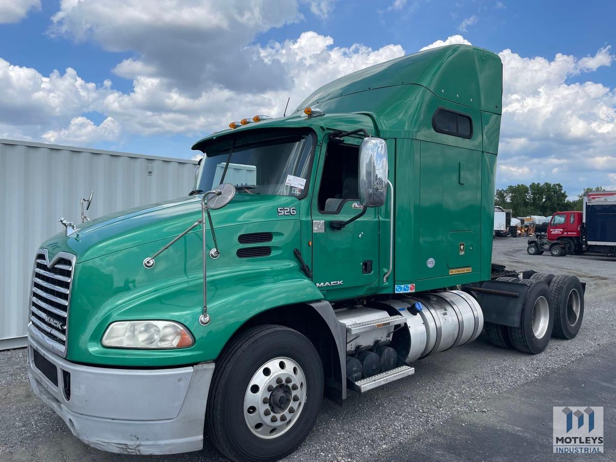 2014 Mack Pinnacle Sleeper Road Tractor