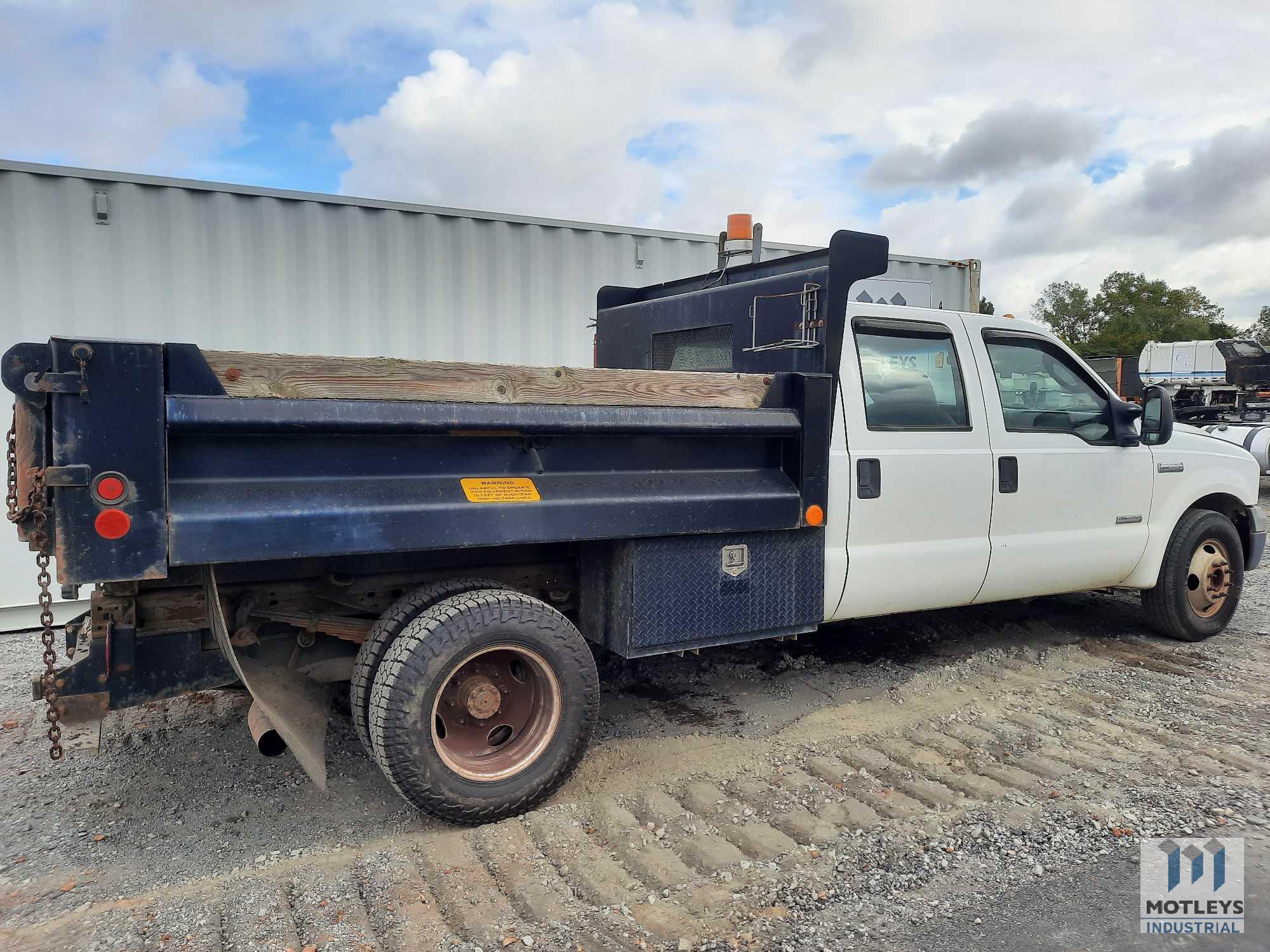 2005 Ford F350 Super Duty Dump Truck