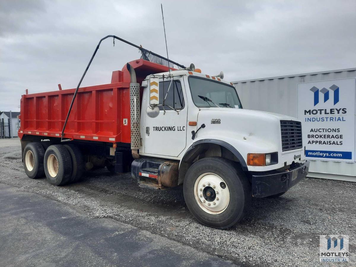 2001 International 4900 Tandem Axle Dump Truck