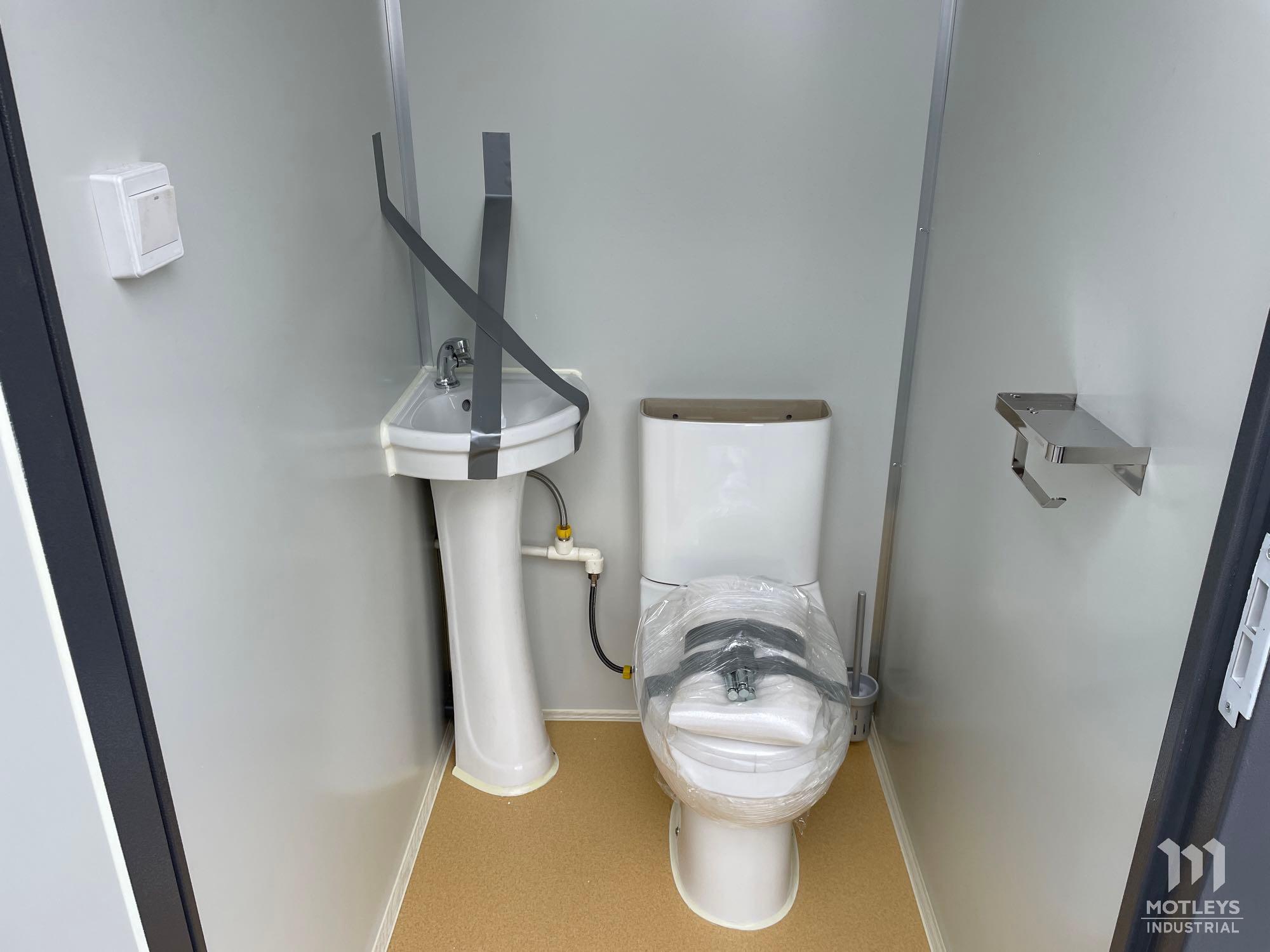 2023 Bastone 110V Portable Double Stall Toilets