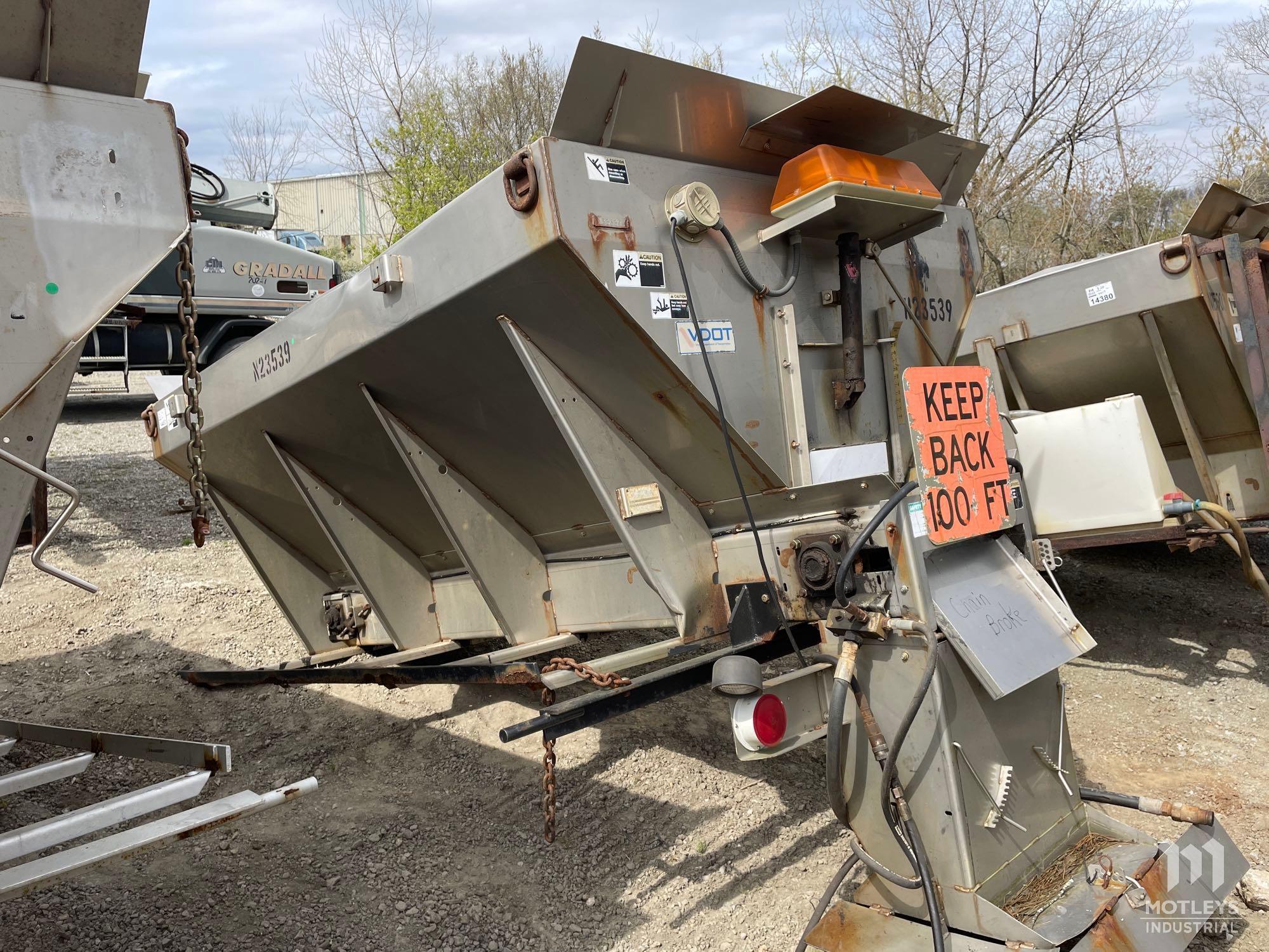 2005 Henderson FSH10VA05HYD 10' Hydraulic Abrasive Spreader