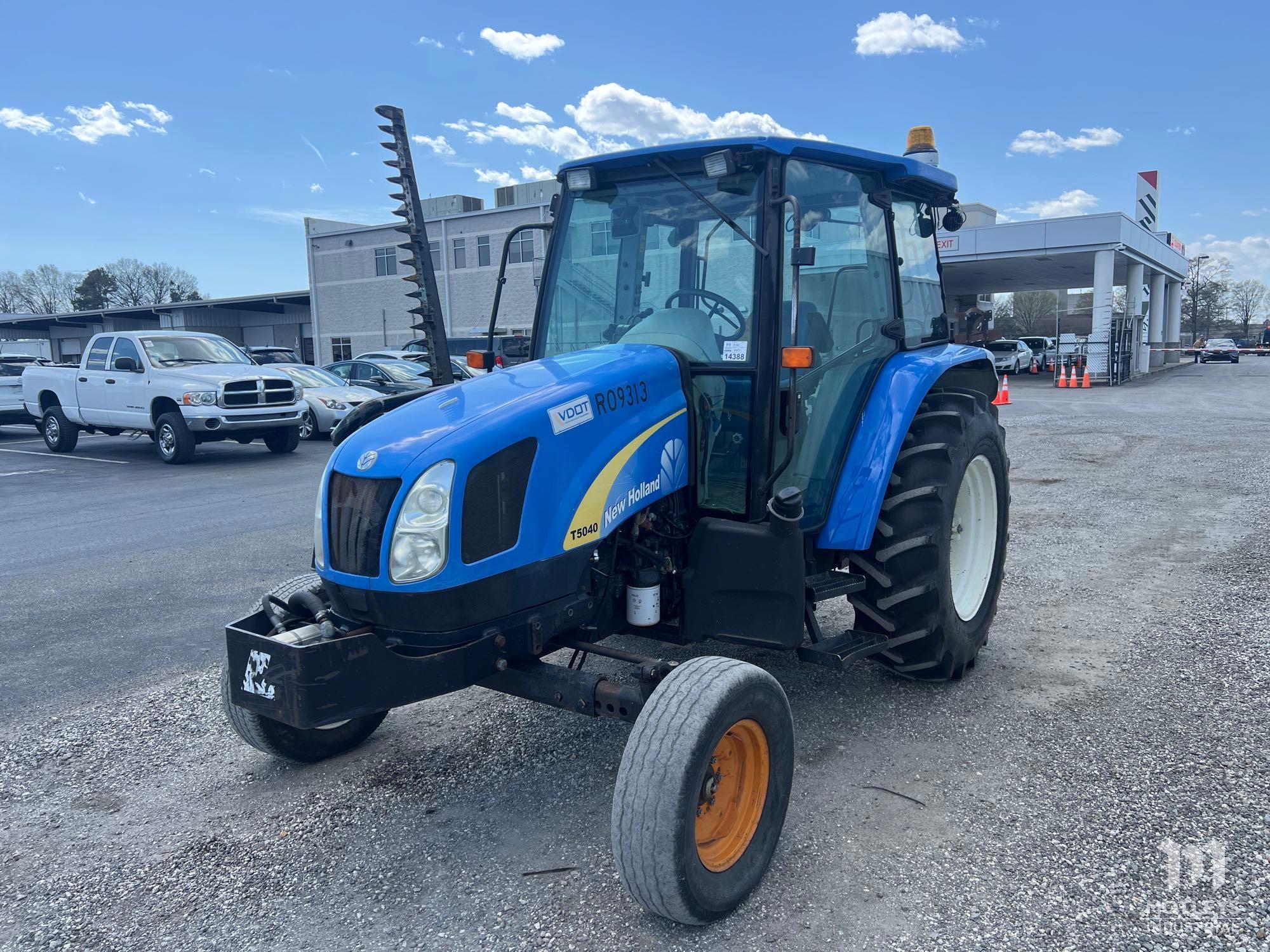 2008 New Holland T5040 Tractor Mower