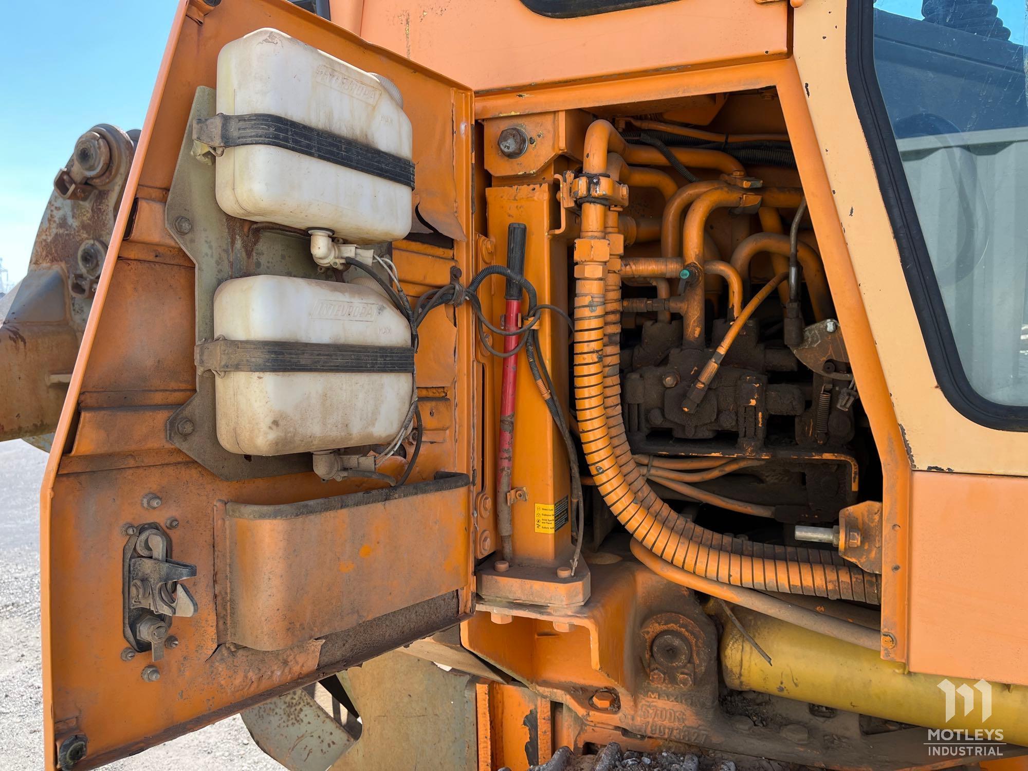 New Holland CL145 Crawler Loader