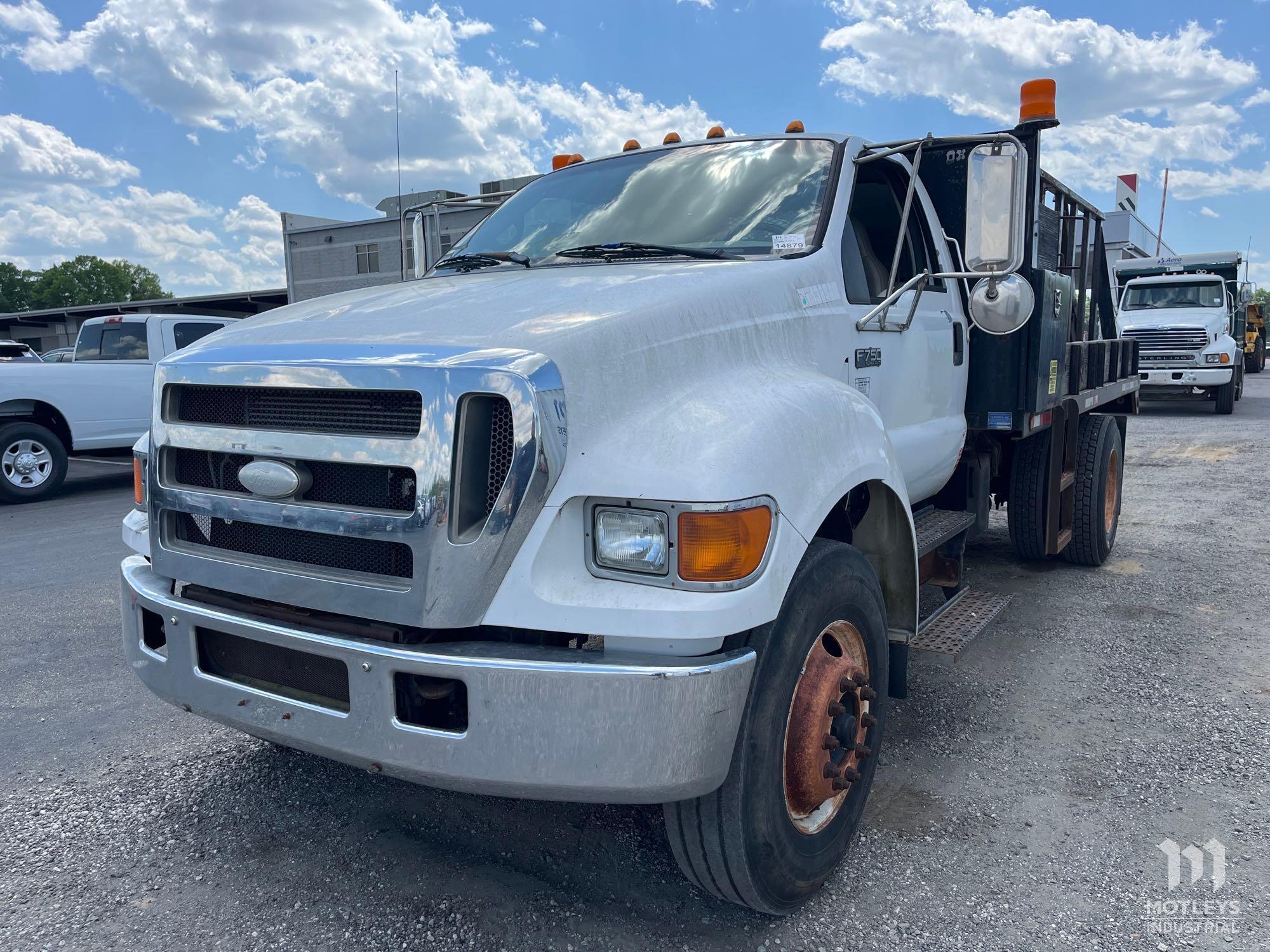 2007 Ford 750 Flatbed Truck