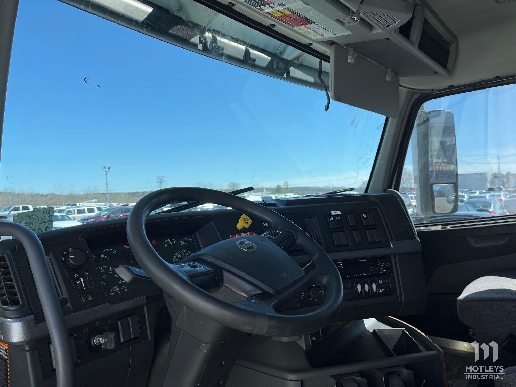 2019 Volvo VHD Centipede Dump Truck