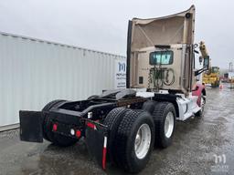 2016 Peterbilt Class 8 Day Cab Road Tractor