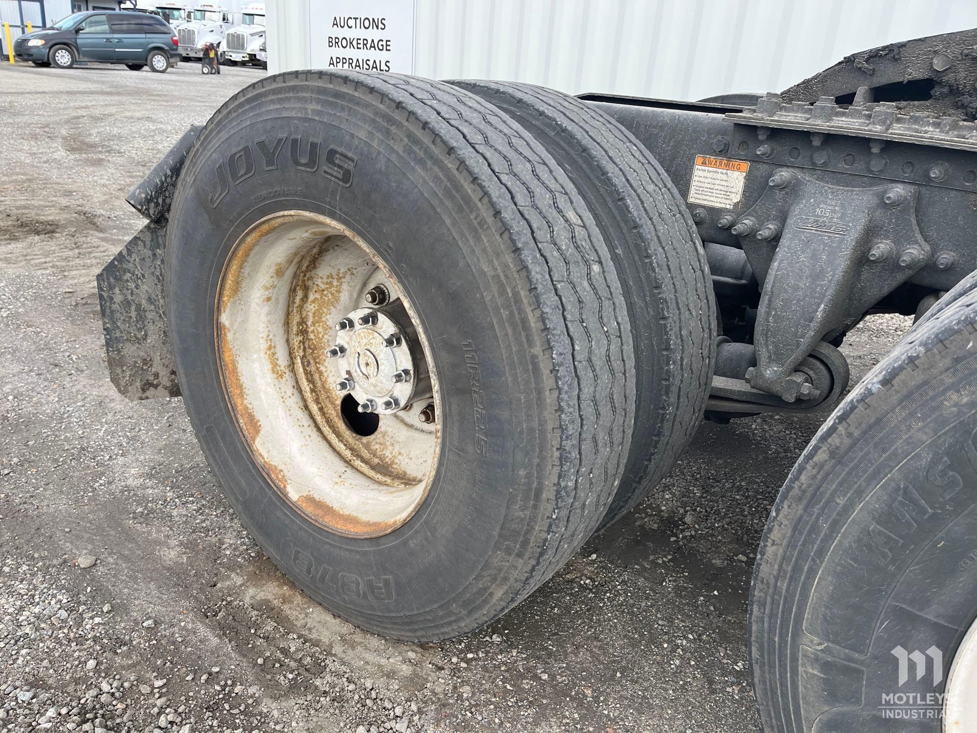 2014 Freightliner Cascadia Road Tractor