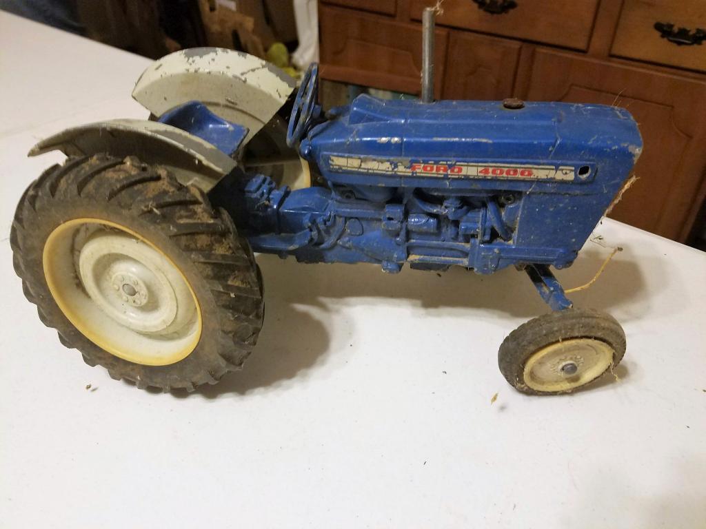 Ford 4000 Toy Tractor