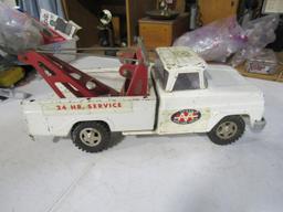 Tonka Tow Truck toy 9