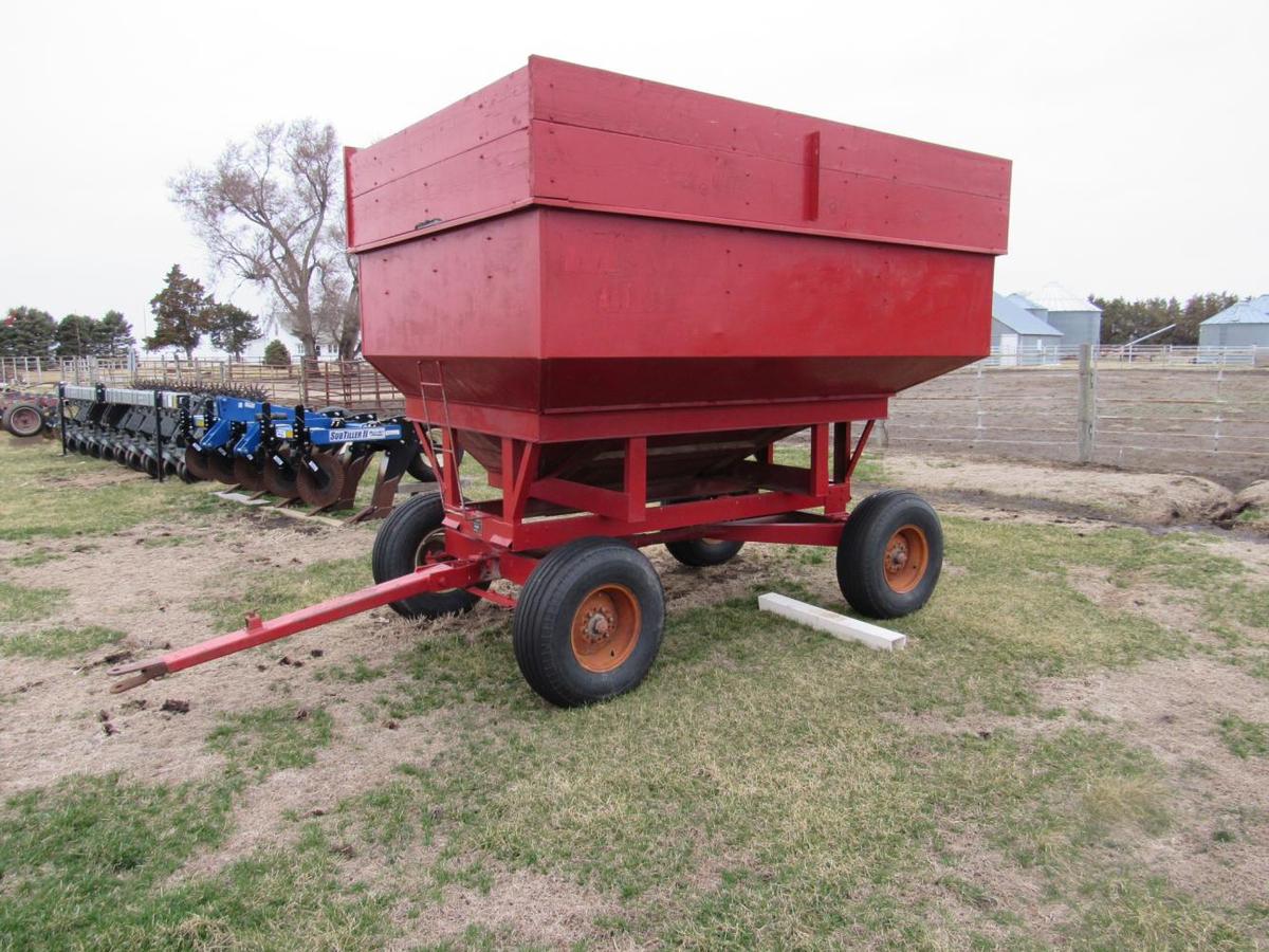 MW 250 bu Gravity Wagon with Extensions