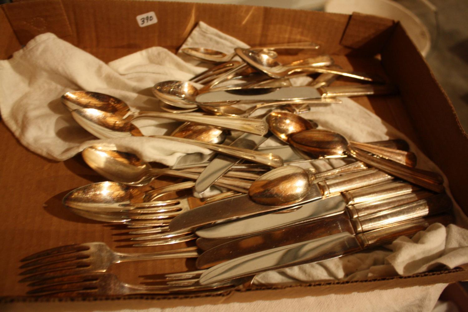 Glastonbury Silverware Set 32 Pieces