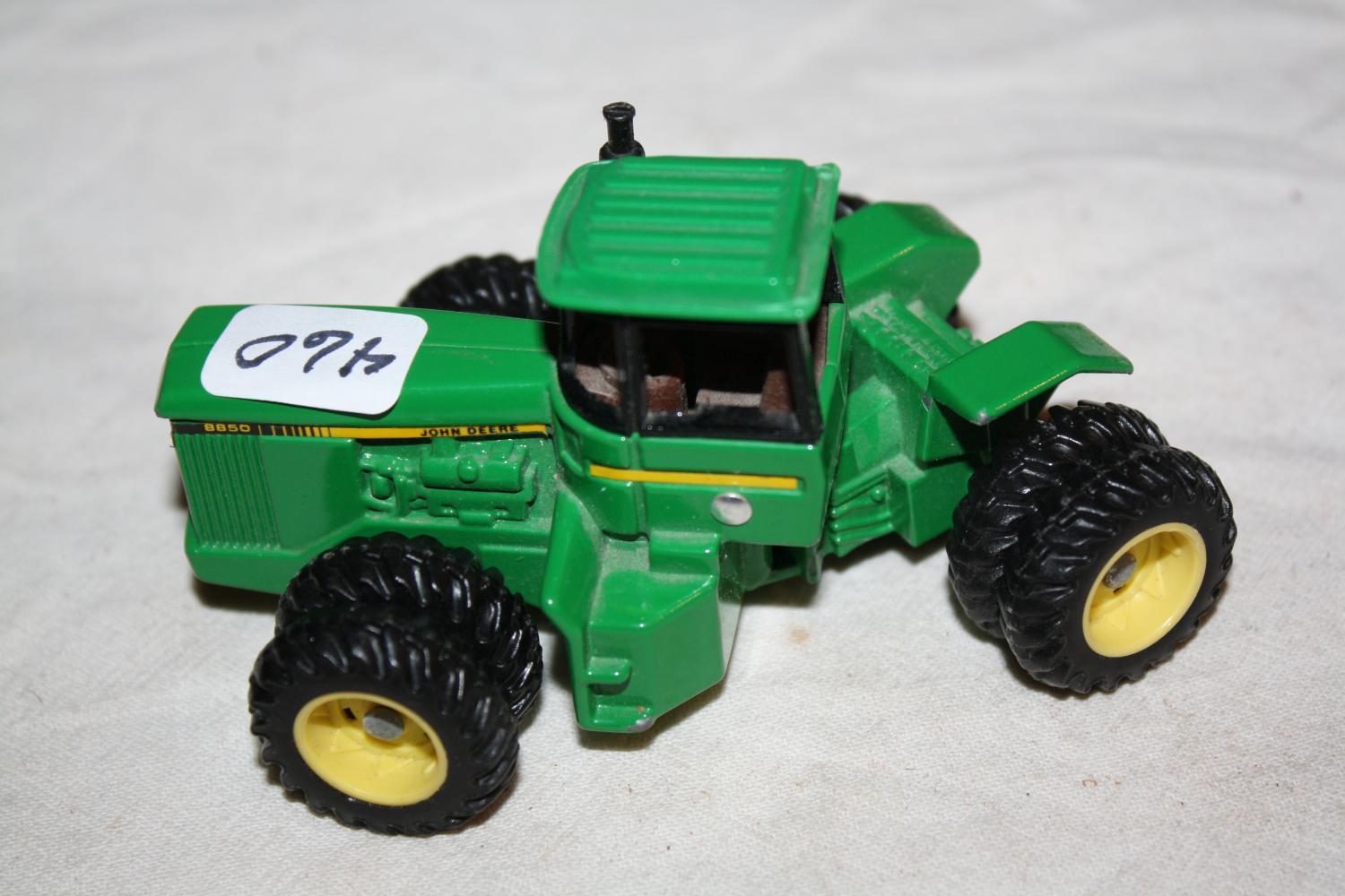 John Deere Toy Tractor 8850