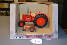 Case 600 tractor + mini "600" tractor W/box