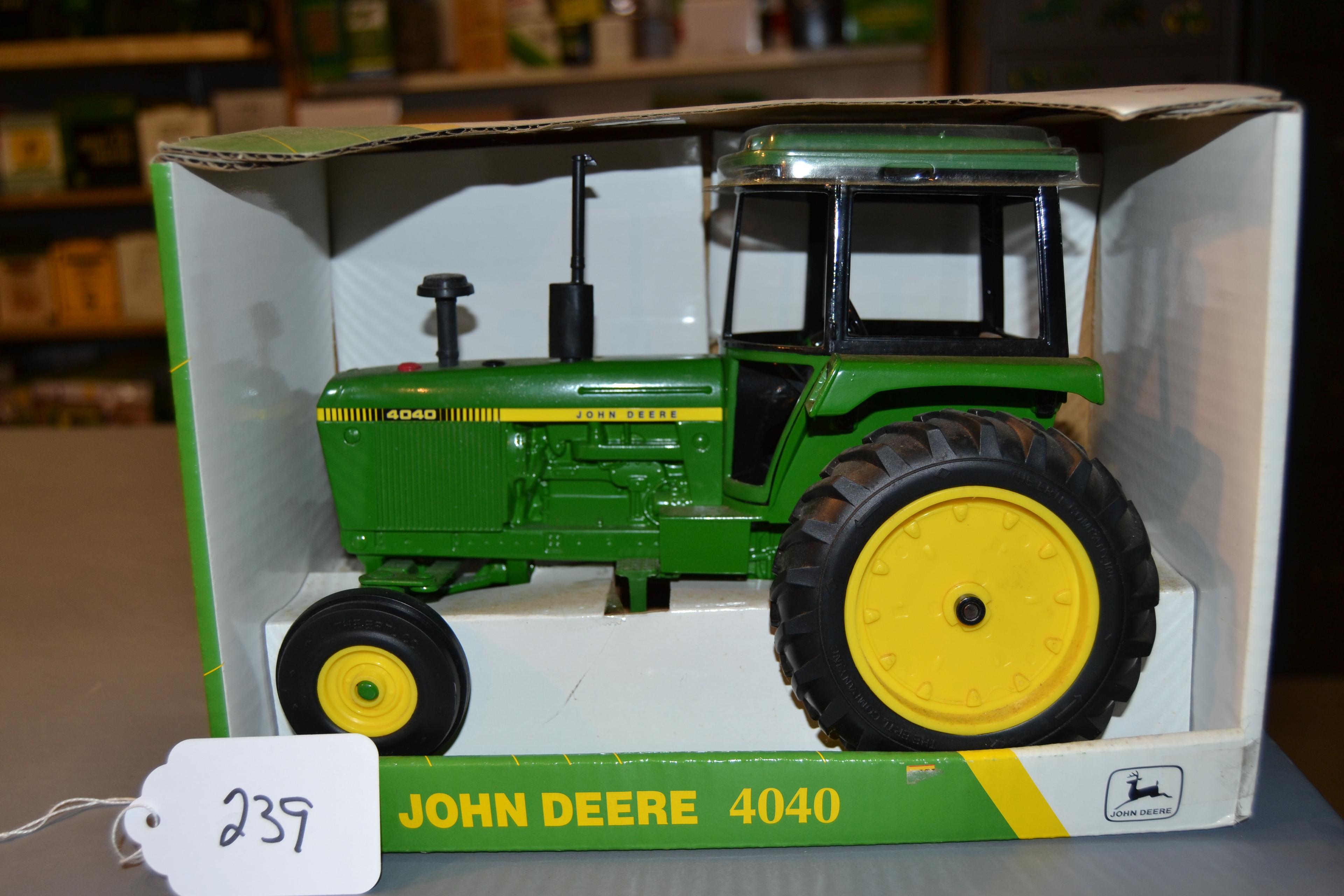 diecast JD "4040" tractor W/box