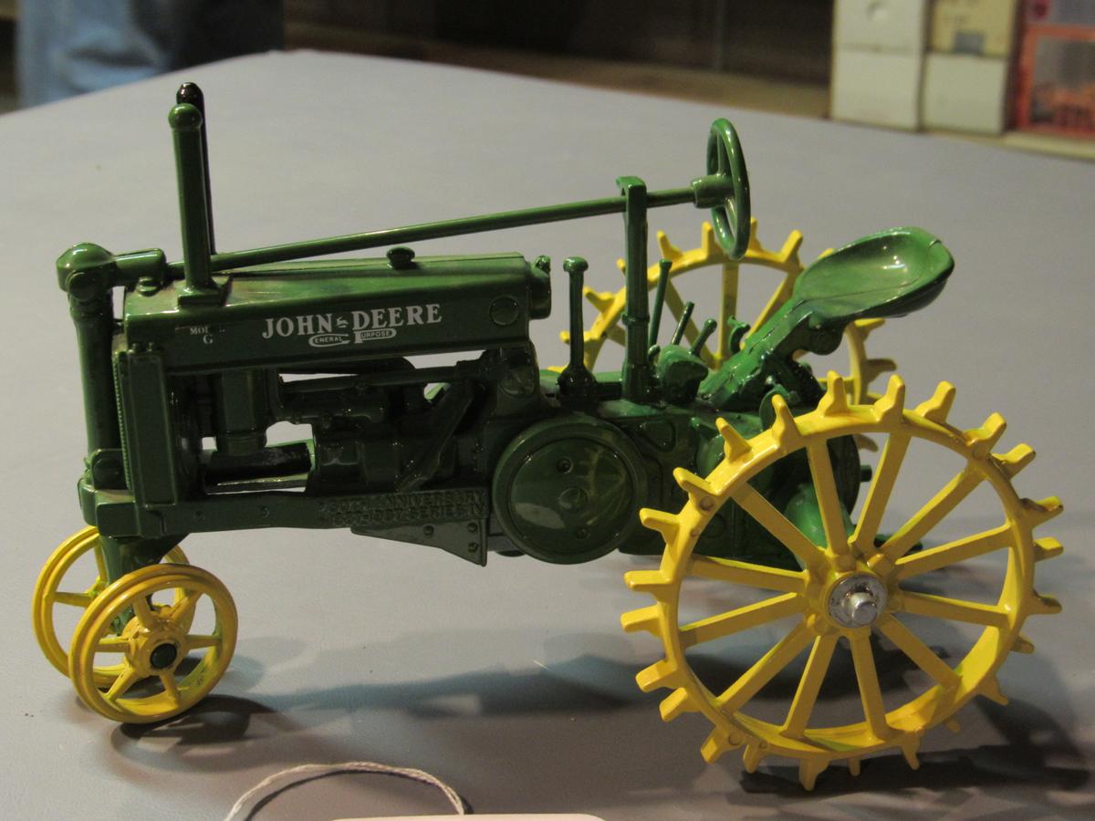 diecast JD "G" tractor